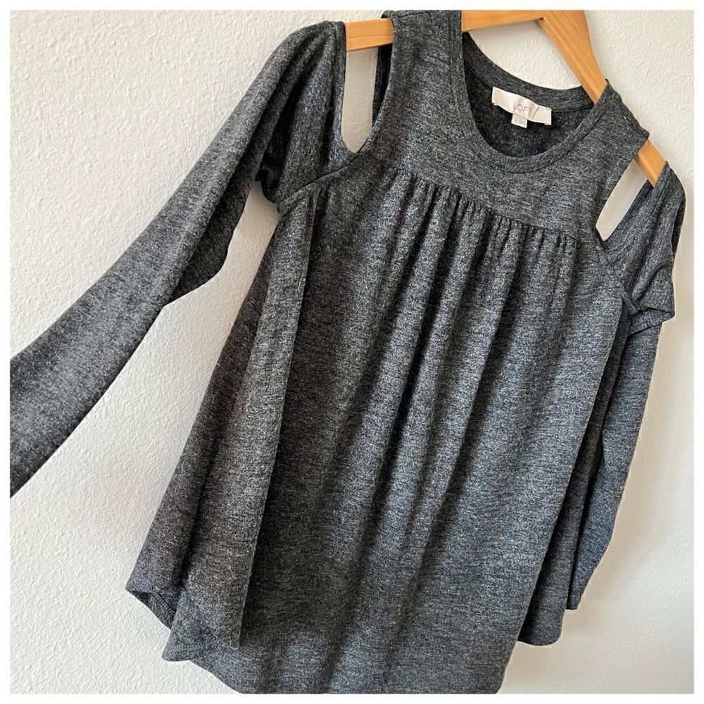 Ann Taylor LOFT Cold Shoulder Shimmer Top - Picture 4 of 6